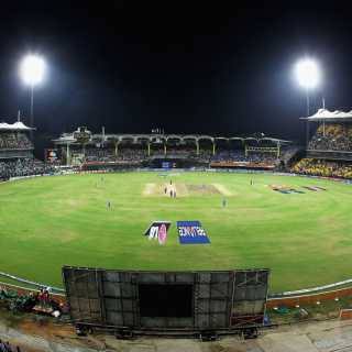  இந்திய அணியும் மேற்கிந்திய தீவுகள் அணியும் மோதும் ஒரு நாள் கிரிக்கெட்  போட்டி மதியம் இரண்டு மணிக்கு 